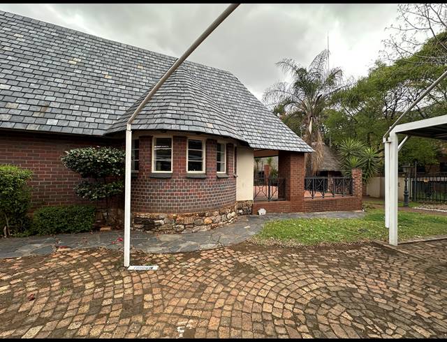151.70M² OFFICE TO LET IN DIE HOEWES